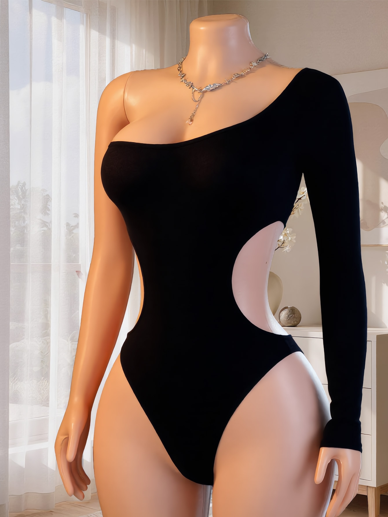 بودي سوت نسائي بكتف واحد وأكما - مراجعة Underwear وسعره