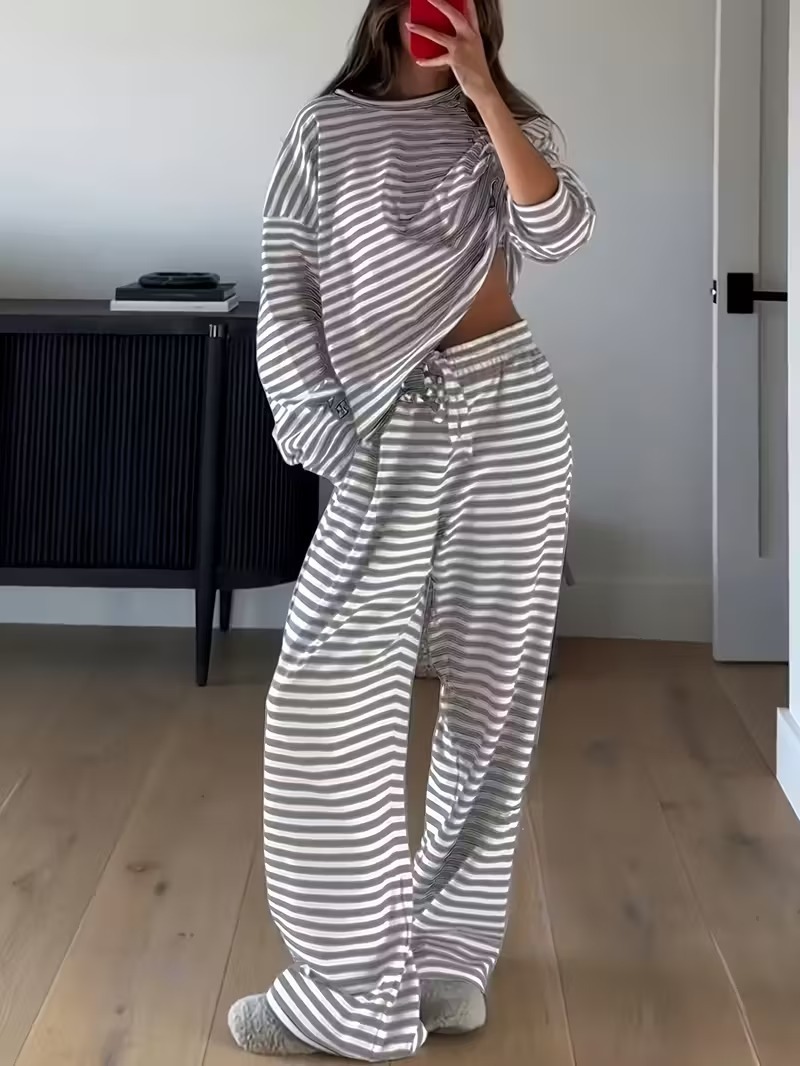 طقم نسائي جديد لخريف وشتاء 202 - مراجعة T-Shirts وسعره