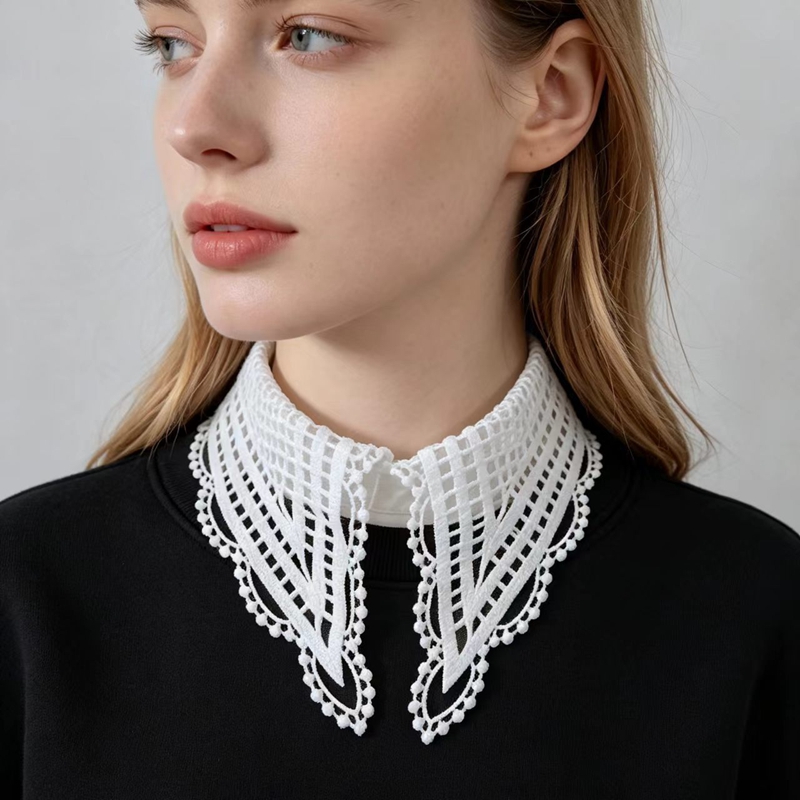 ياقة نسائية بيضاء مزينة بالكشك - مراجعة Shirts وسعره